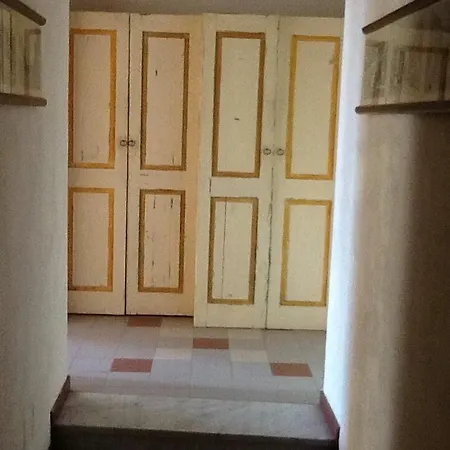 לינה וארוחת בוקר Torre Tonda