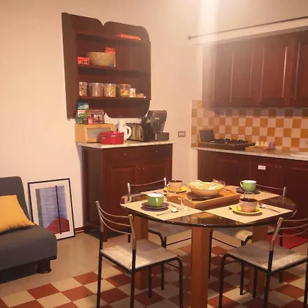 לינה וארוחת בוקר Torre Tonda